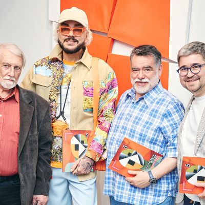 Торжественное открытие персональной выставки Александра Юликова «Головы»